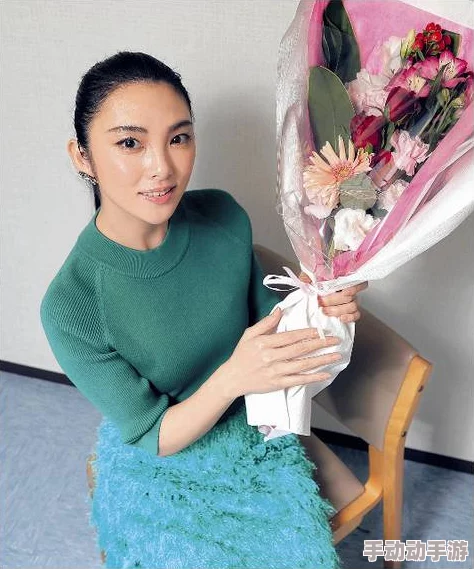 北条麻妃42部无码电影：这是一系列由日本著名成人影片女演员北条麻妃主演的未删减版本电影，展示了她在影视作品中的多样表现