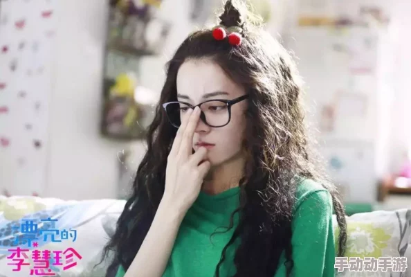 伊伊：震撼全网的惊人秘密曝光，背后真相让人瞠目结舌，网友热议不断！