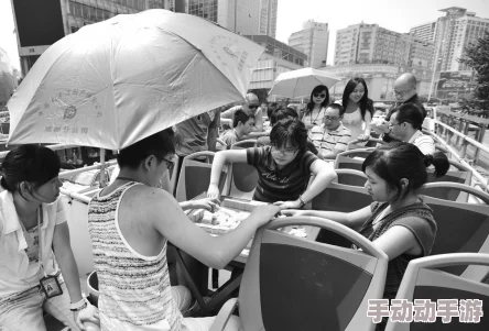 ⅹxxxx68日本老师hd引发网友热议，许多人对其内容表示关注，同时也有不少人提出了对教育和文化的思考