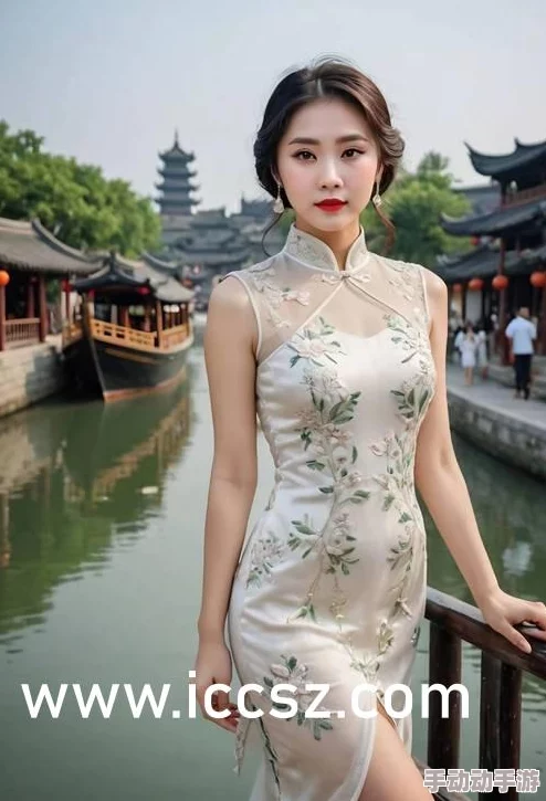 美女露胸app软件下载，网友们对此应用的看法褒贬不一，有人认为其内容过于低俗，也有人觉得是放松娱乐的一种方式