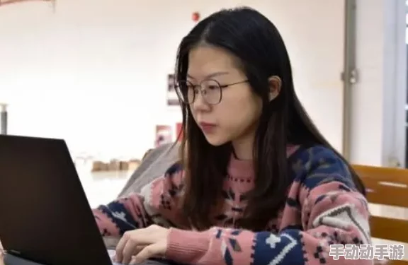 清纯校花在校园中遭遇不幸，被恶势力无情蹂躏的悲惨故事