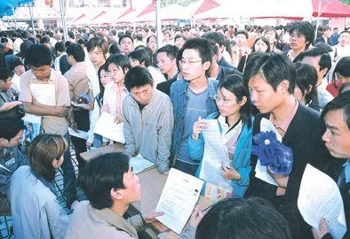 地铁逃生游戏中绿卡可在哪个地图开启获取攻略