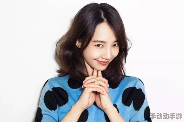 白嫩大二白浆清晰可见，近日网络热议引发关注，网友纷纷分享相关图片与评论，讨论其背后的文化现象