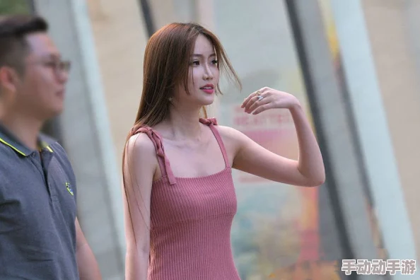 被蹂躏的美妇：最新动态揭示了她在逆境中重生的勇气与坚韧，令人感动不已