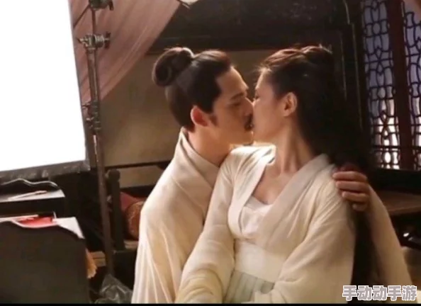 探索浪漫与激情：精彩吻戏视频带你领略床上亲密瞬间的魅力