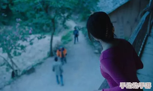 日日拍夜夜嗷嗷叫国产：最新动态显示该系列作品在市场上持续受到热议，观众反响热烈，期待后续更新