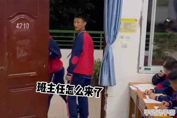 不听话被军少扒了按着打屁股，近日该事件引发热议，网友们纷纷讨论军少的行为是否过于严厉