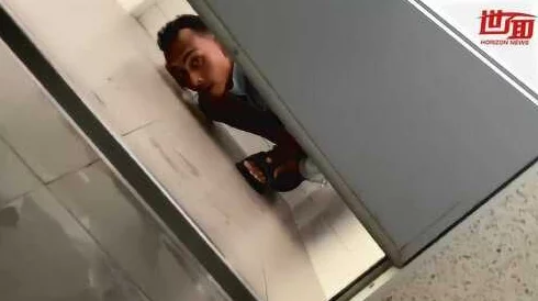 牛人偷窥女厕wc:警方已介入调查,受害者提供线索,社会各界呼吁加强公共场所安全措施 牛人偷窥女厕wc:警方已介入调查,受害者提供线索,社会各界呼吁加强公共场所安全措施