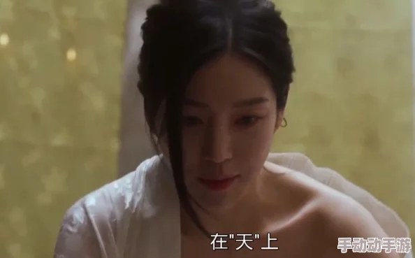 当邻居寡妇的温柔诱惑降临,我在意想不到的瞬间体验到了前所未有的激情与快乐 当邻居寡妇的温柔诱惑降临,我在意想不到的瞬间体验到了前所未有的激情与快乐