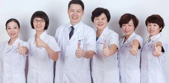 日本年轻护士出水,近日在社交媒体上引发热议,网友们纷纷讨论其职业与生活的平衡问题 日本年轻护士出水,近日在社交媒体上引发热议,网友们纷纷讨论其职业与生活的平衡问题