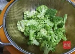 黑暗料理王创意呈现:西兰花土豆泥家常做法,马铃薯与西兰花的完美融合 黑暗料理王创意呈现:西兰花土豆泥家常做法,马铃薯与西兰花的完美融合