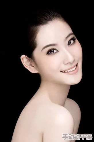 探讨美女被羞羞视频背后的心理与社会影响，揭示其流行原因