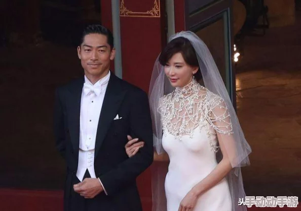 日本无遮挡亲吻膜下面免费：最新进展显示该产品在市场上的反响热烈，消费者反馈积极，销售量持续攀升