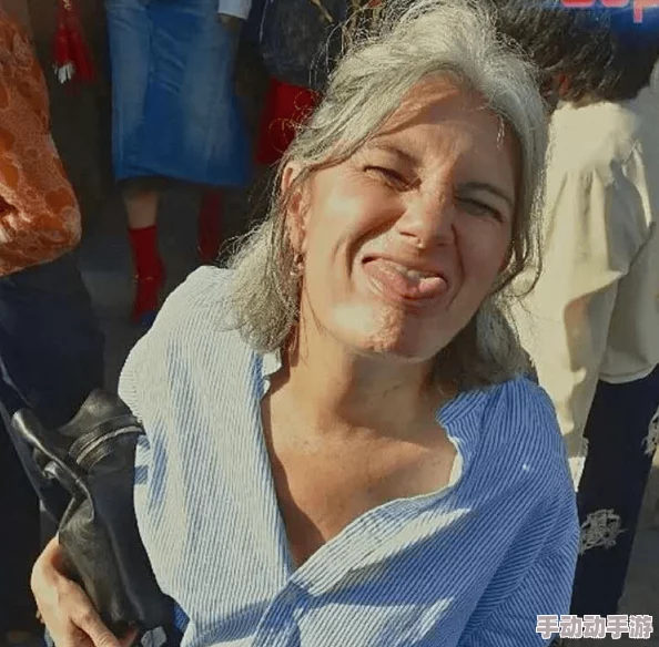 探索成熟魅力：揭示性欧美文化中老年女性的独特吸引力与自由生活方式