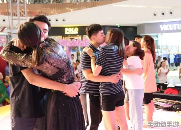 探索激情与亲密：一场免费的吻胸激烈视频之旅，感受心跳加速的瞬间与难以忘怀的体验！