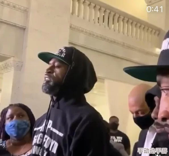 跨文化碰撞:黑人与中国人在体育竞技中的激情对抗与友谊的深度探索 跨文化碰撞:黑人与中国人在体育竞技中的激情对抗与友谊的深度探索