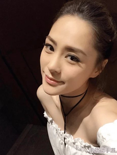 阿娇大尺度13分钟视频在线观看：揭秘她的魅力与大胆表现