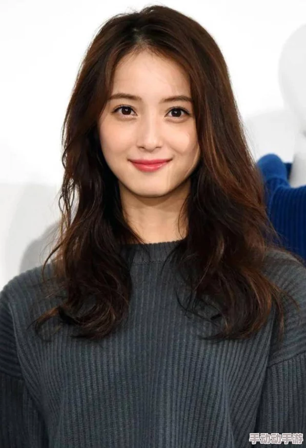 HDXXXXjapan人妻麻豆：探讨日本成人影片中人妻角色的文化意义与社会影响分析