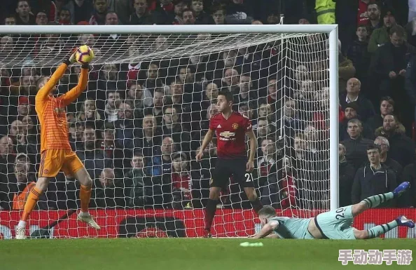 航海王燃烧意志：探索鹰眼强大的根源，版本更新中最具价值英雄解析