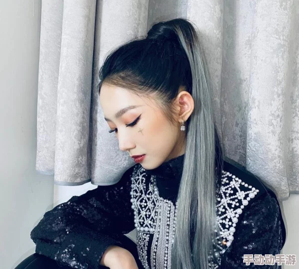 欧美喷潮极限另类视频：最新动态揭示了这一领域的创作趋势与观众反响，吸引了越来越多的关注与讨论