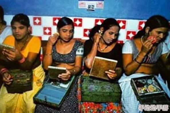 探索女性隐私之美：揭示尿口艺术与身体自信的独特视角