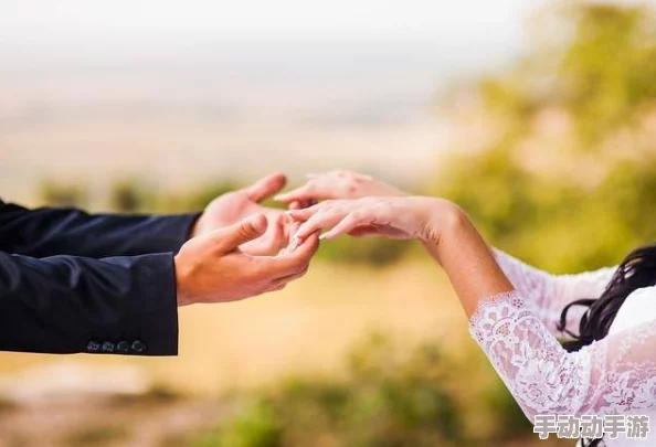 ＊爱久久：最新动态揭示了情感关系中的新趋势与挑战，深度分析了现代爱情的多样性与复杂性