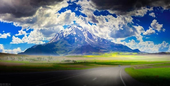 方舟生存进化：高效获取水晶攻略，前往高山峰顶探寻珍稀资源