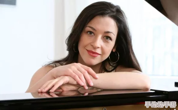 探索美丽与艺术的交汇：美女黄色三级背后的故事与文化解读