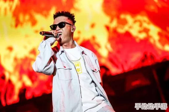 X姓女RAPPER的音乐旅程：从地下舞台到国际巨星，她如何颠覆嘻哈界的传统与规则！