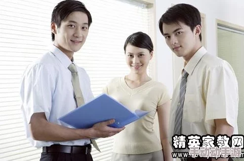 总裁在办公室边走边挺进她的心，展开一场意外的爱情游戏与职场挑战