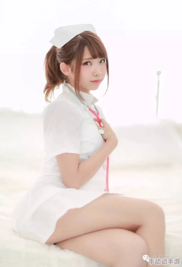 探索护士在日本的生活与工作：丰满身材与高清4K影像的完美结合