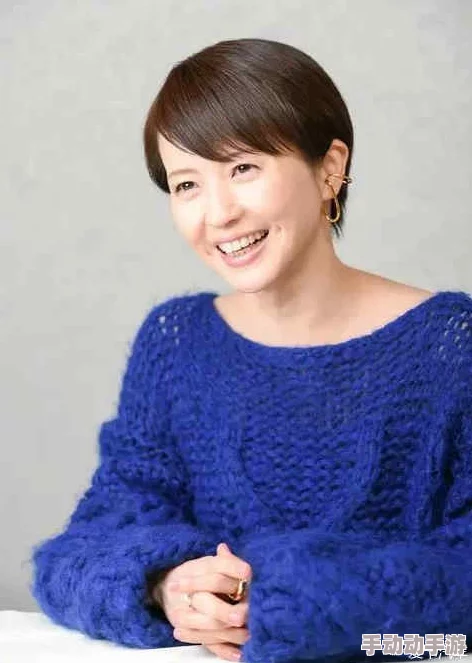 三浦惠理子JuⅩ一349c：震撼登场，性感魅力引发热议，粉丝狂欢不断！