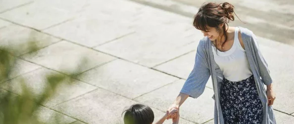 操亚洲美女：最新动态揭示了这一现象背后的文化影响与社会反响，引发广泛讨论与关注