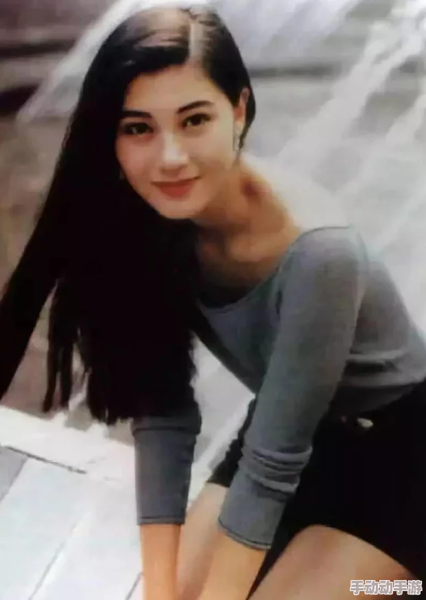 女神被成了精盆,近日该事件引发热议,网友纷纷讨论其背后的故事与影响 女神被成了精盆,近日该事件引发热议,网友纷纷讨论其背后的故事与影响