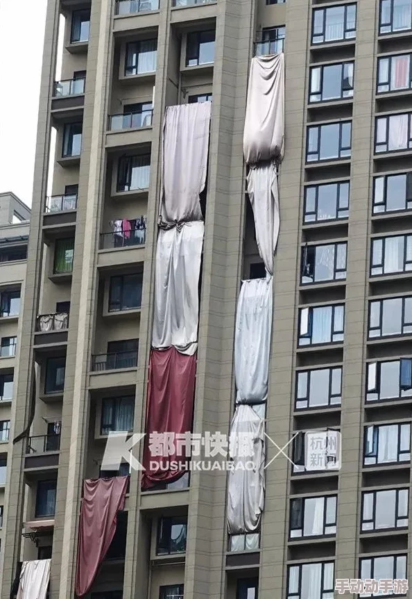 女女互慰吃奶百合视频：最新动态与相关讨论引发广泛关注，网友热议其对社会文化的影响与反响