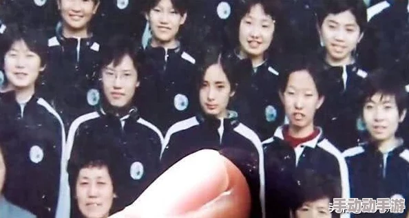 探索青春校园：进入稚嫩校服中的成长与梦想之旅