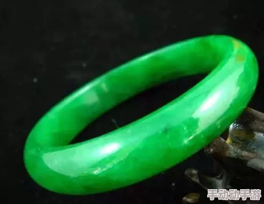 欧美黄色a：最新动态揭示了该领域的趋势变化与市场反应，吸引了众多关注者的目光