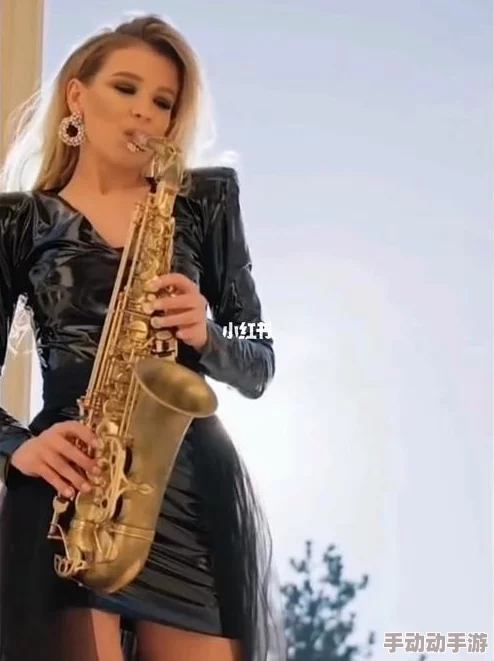 三上悠亚精品一区二区久久，网友纷纷表示其作品质量高，演技出色，是当下最受欢迎的女优之一