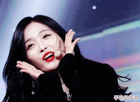 探索独特视角：一个人观看的免费视频中文片，带你领略不一样的影视体验与情感共鸣