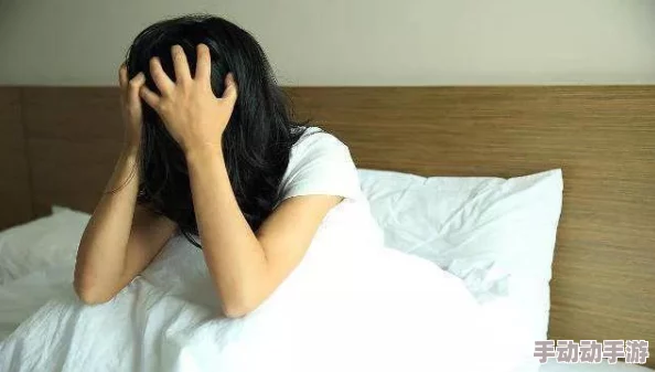 女生张开腿给男生桶，事件引发广泛讨论，网友热议性别平等与个人选择的界限问题