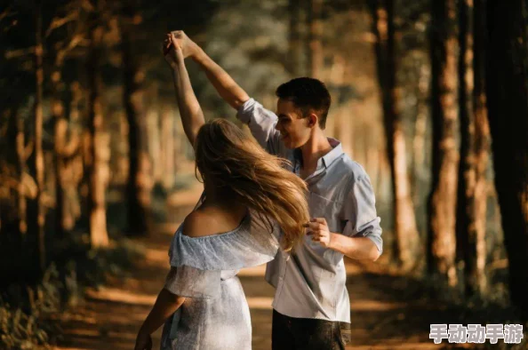 探索亲密关系中的身体语言：男人的插入与女人的感受如何交织出爱的旋律