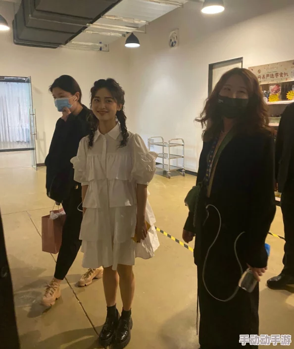 就喜欢听你叫1v1许笙，最新动态：这段时间他在社交平台上分享了不少生活点滴，引发粉丝热议与互动