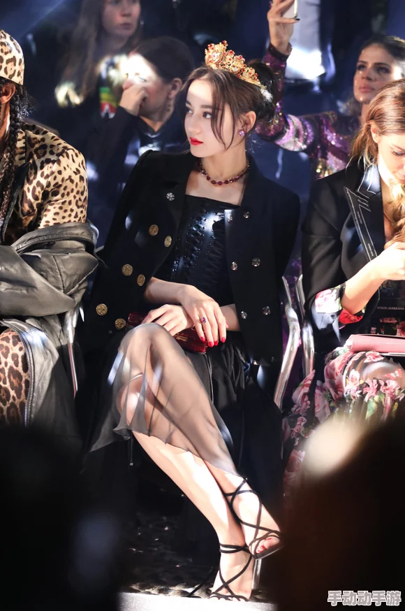 探索女同情感世界:花蒂间的亲密互动与心灵碰撞 探索女同情感世界:花蒂间的亲密互动与心灵碰撞