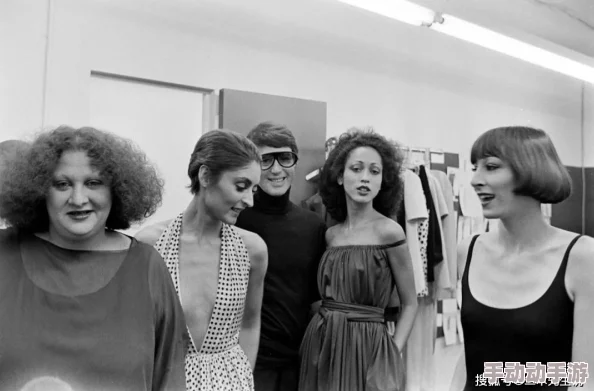 探索欧美肥老太交的独特魅力:506070岁女性如何重塑爱情与性的新定义 探索欧美肥老太交的独特魅力:506070岁女性如何重塑爱情与性的新定义