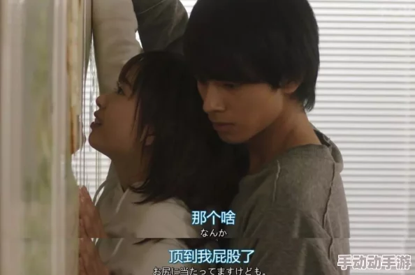 探索异国情缘：激情四溢的男女交织在一起，感受那些令人心跳加速的电影瞬间与深刻情感