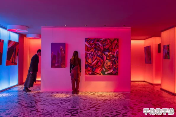 探索午夜影院色彩的魅力:在黑暗中绽放的视觉艺术与情感交织之旅 探索午夜影院色彩的魅力:在黑暗中绽放的视觉艺术与情感交织之旅