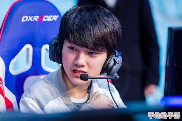 omak manta uzun, haya＂引发热议，网友纷纷讨论其背后的深意与文化影响，社交媒体上相关话题持续升温