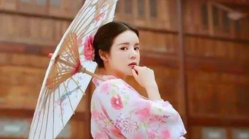 探索日本美女日批文化：从传统美学到现代潮流的独特魅力与影响