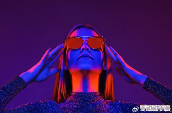 探索午夜色在线的魅力：在夜幕降临时，如何通过色彩与情感交织出独特的视觉体验