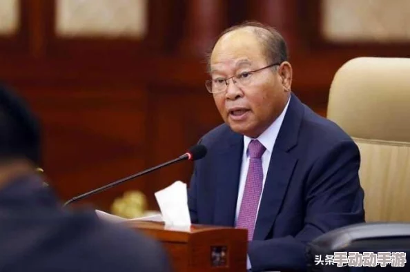 《體育生互 雞雞Gay2022》是一部探讨体育生群体中同性恋情感与关系的作品，展现了他们在运动场上和生活中的真实故事与挑战